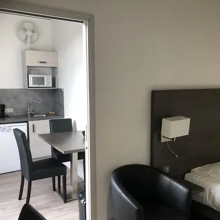 Hotel Montespan Bourbon-lʼArchambault