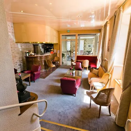Hotel Montespan 3*
