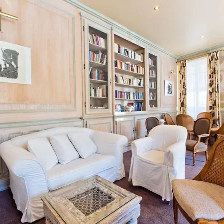 Hotel Montespan 3*
